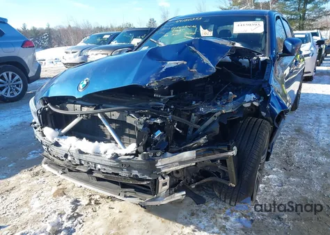 2021 BMW 330I xDrive z USA, uszkodzony, nr VIN 3MW5R7J03M8C02195